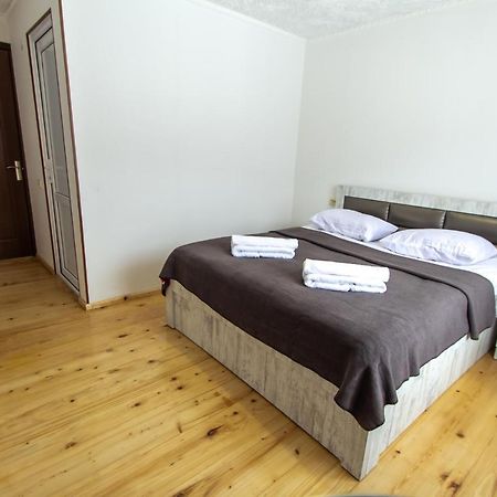 Katos Guesthouse メスティア エクステリア 写真